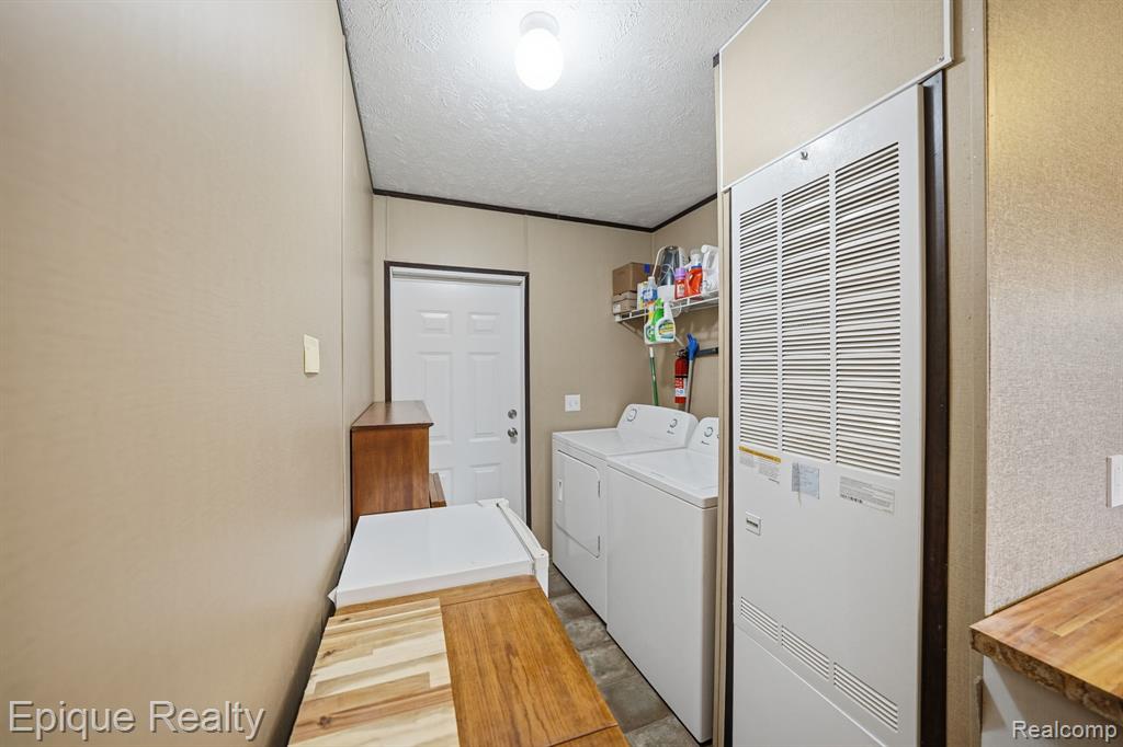 48580 Pineview Drive, Shelby Twp, MI 48317 — Photo 11