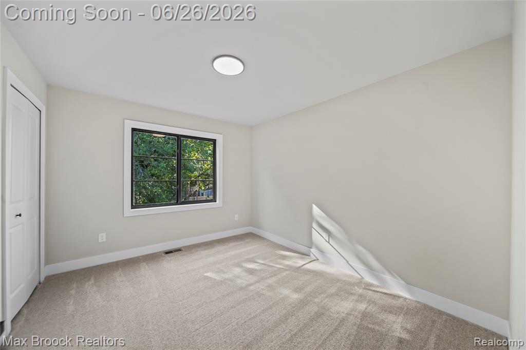 34575 Jefferson Avenue, Harrison Township, MI — Photo 27