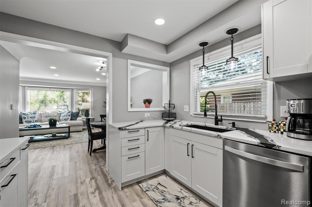 803 Oakridge Avenue, Royal Oak, MI 48067 — Photo 4