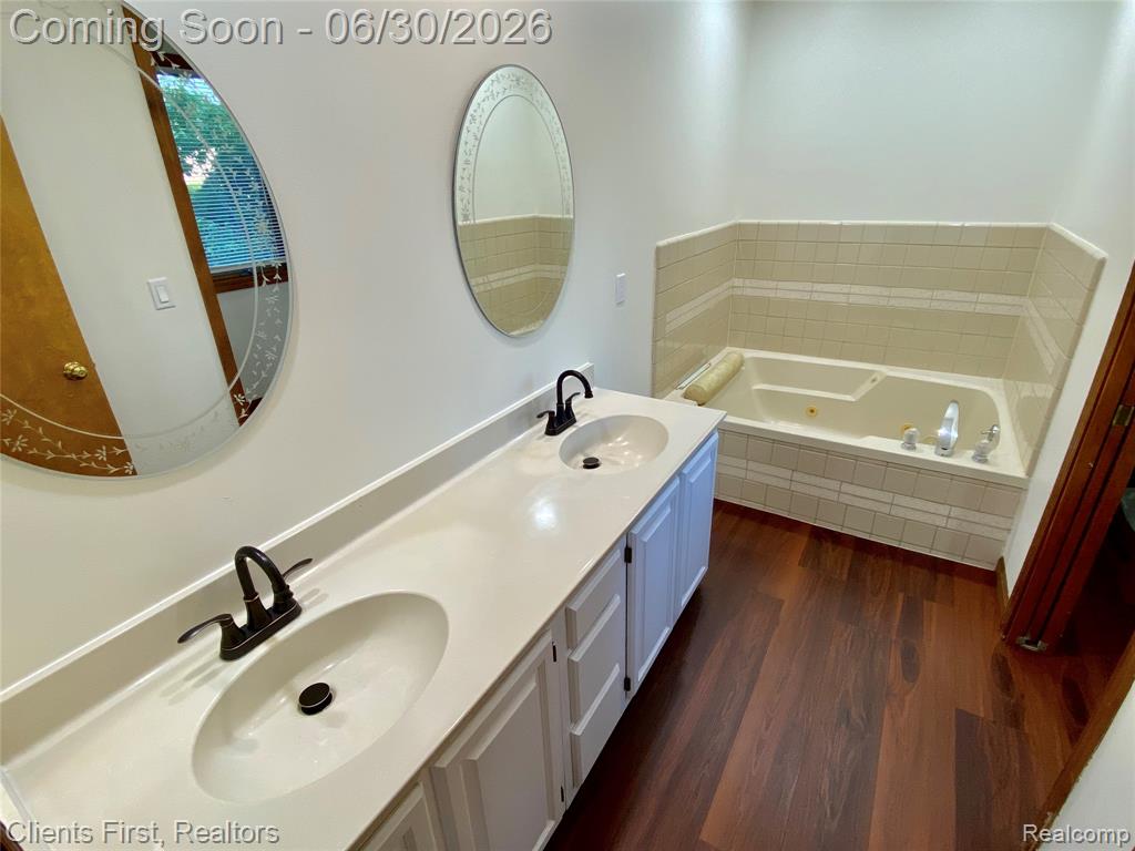 7233 OAKWOOD Drive, West Bloomfield, MI — Photo 34
