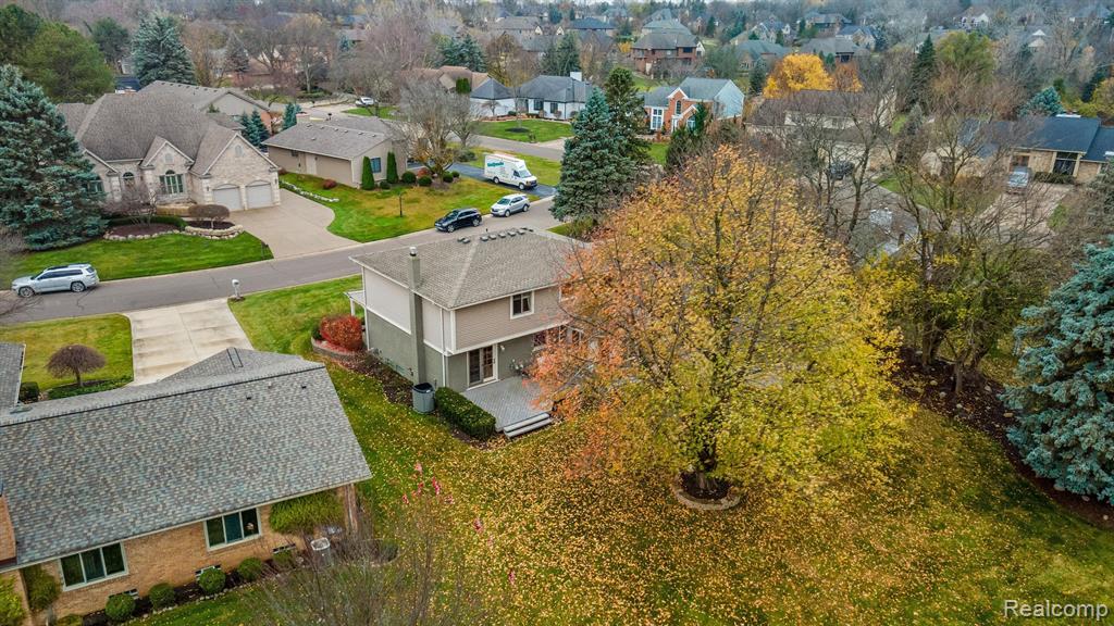682 Heritage Lane S, Rochester Hills, MI 48309 — Photo 46