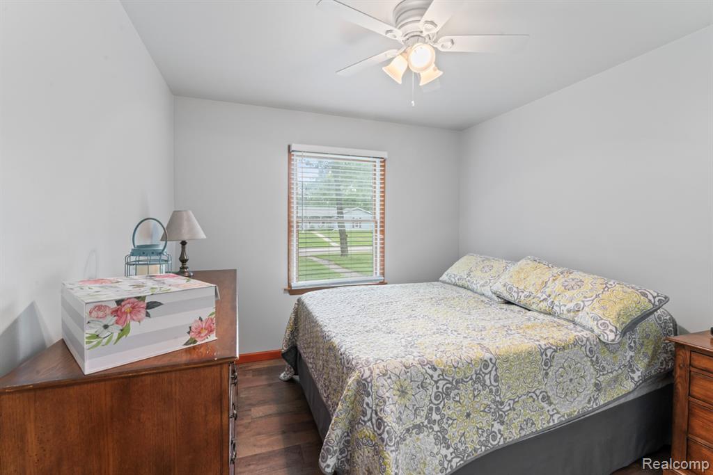 6242 Bedford Avenue, Flint, MI 48507 — Photo 23