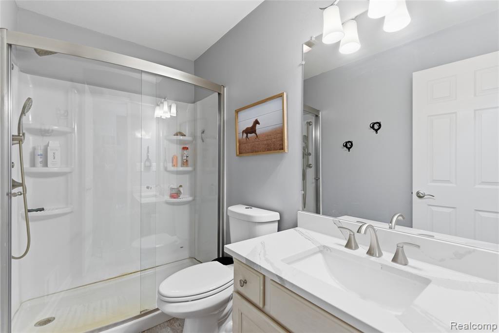 7095 Elmwood Drive, Grand Blanc, MI 48439 — Photo 31