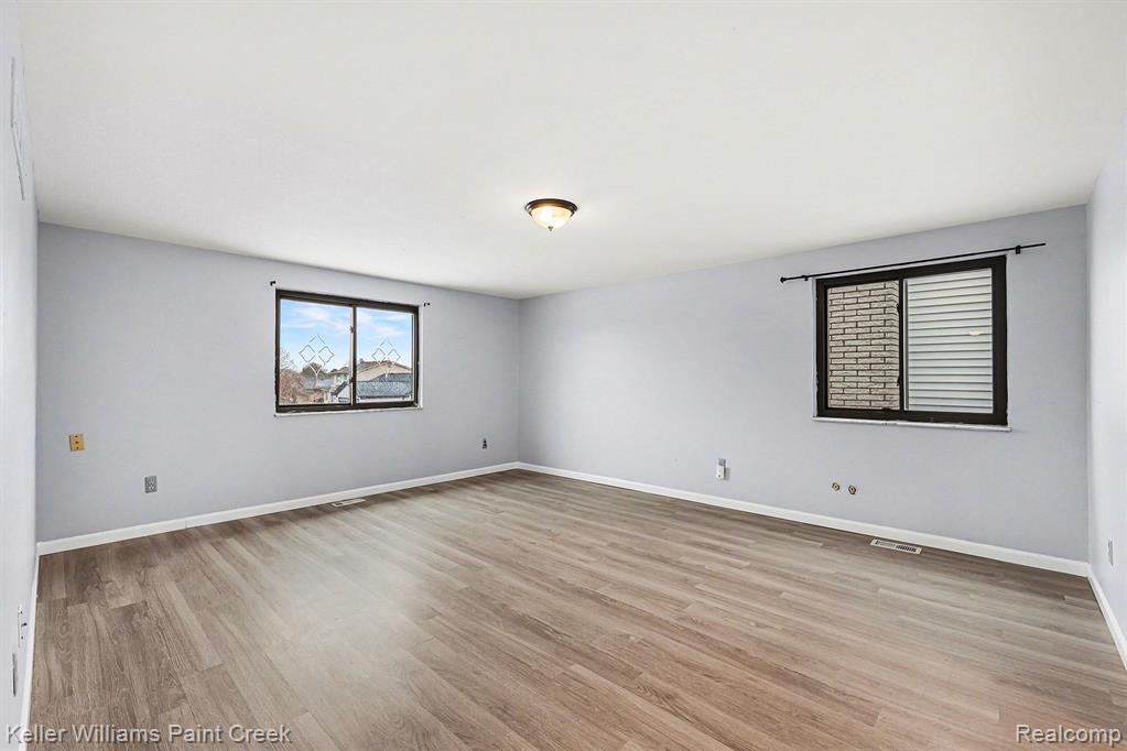 47064 Sarnus Drive, Macomb, MI 48044 — Photo 24