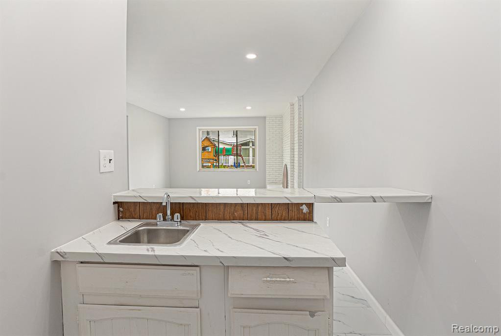 4325 Fox Hill Drive, Sterling Heights, MI 48310 — Photo 10