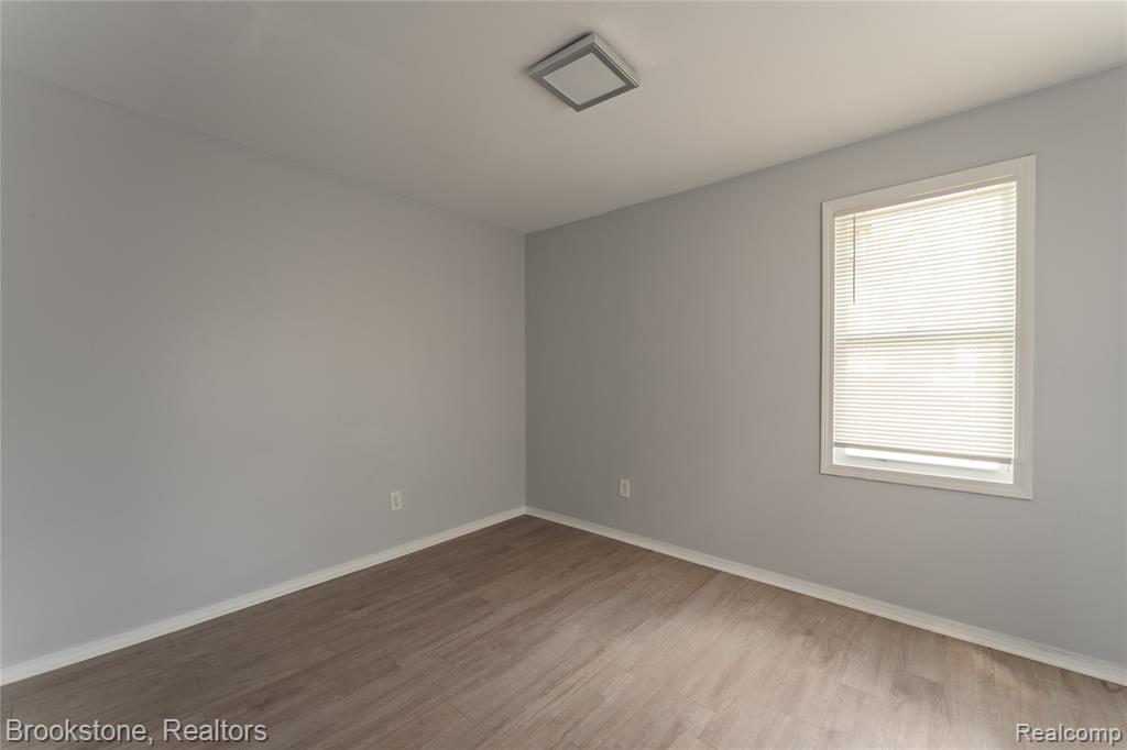 524 Luther Avenue, Pontiac, MI 48341 — Photo 13