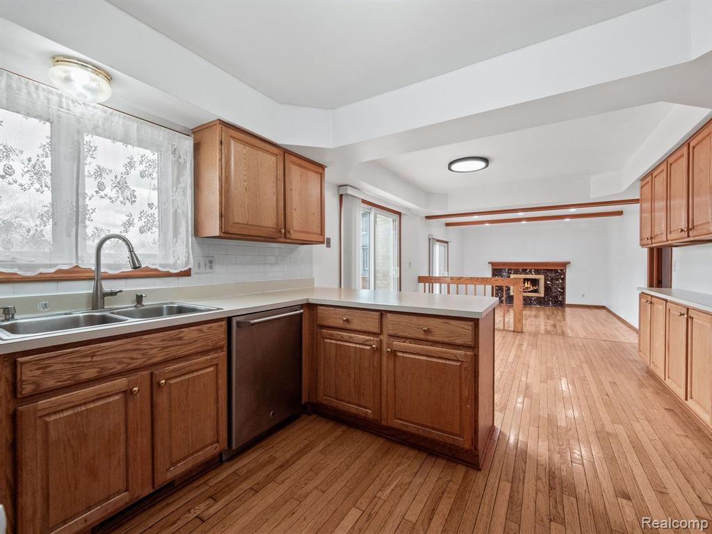 5079 W POND Circle, West Bloomfield, MI 48323 — Photo 12