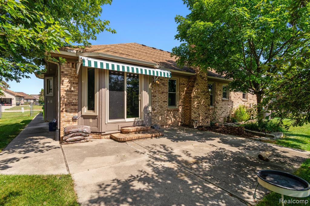 48649 Arnold Drive, Macomb, MI 48044 — Photo 25