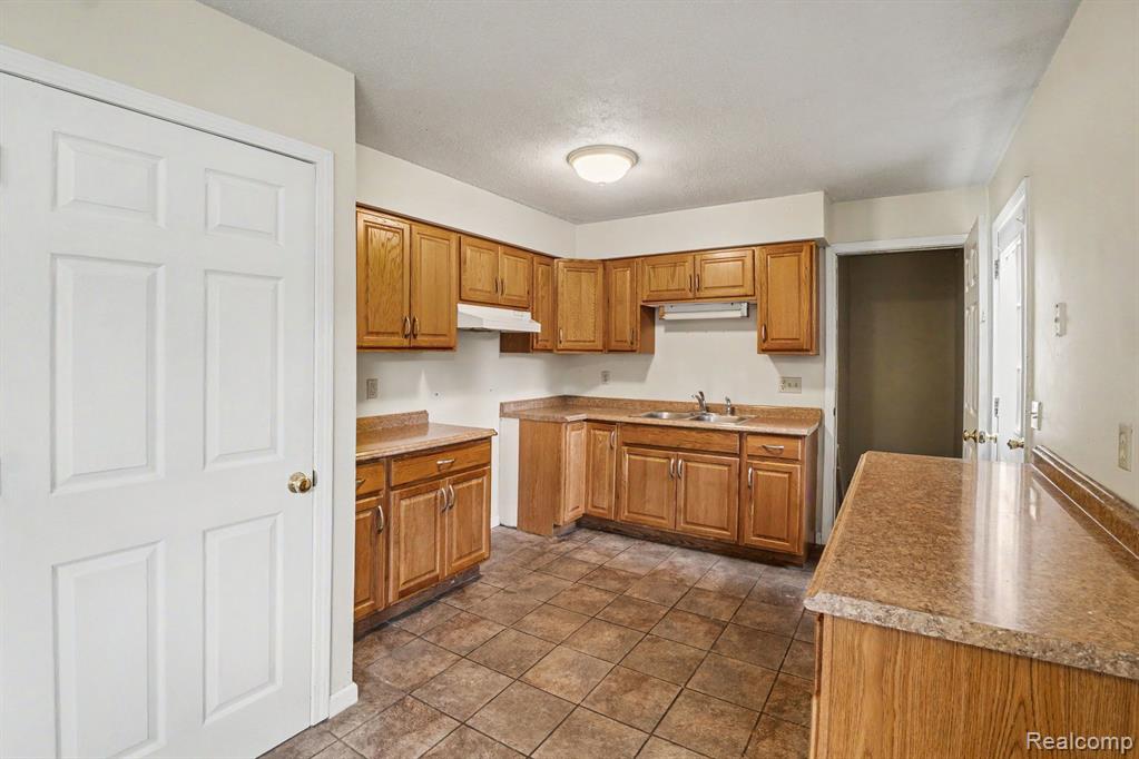 821 Isham Street, Owosso, MI 48867 — Photo 9