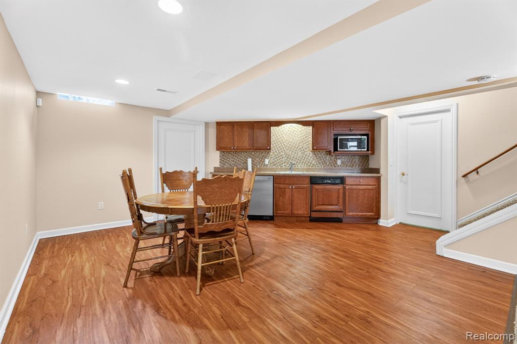 2562 Sequoia Court, Bloomfield, MI 48304 — Photo 34
