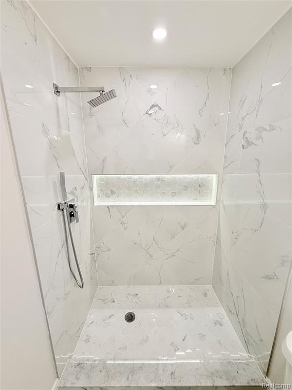 51073 Pinewood Drive, Macomb, MI 48042 — Photo 30