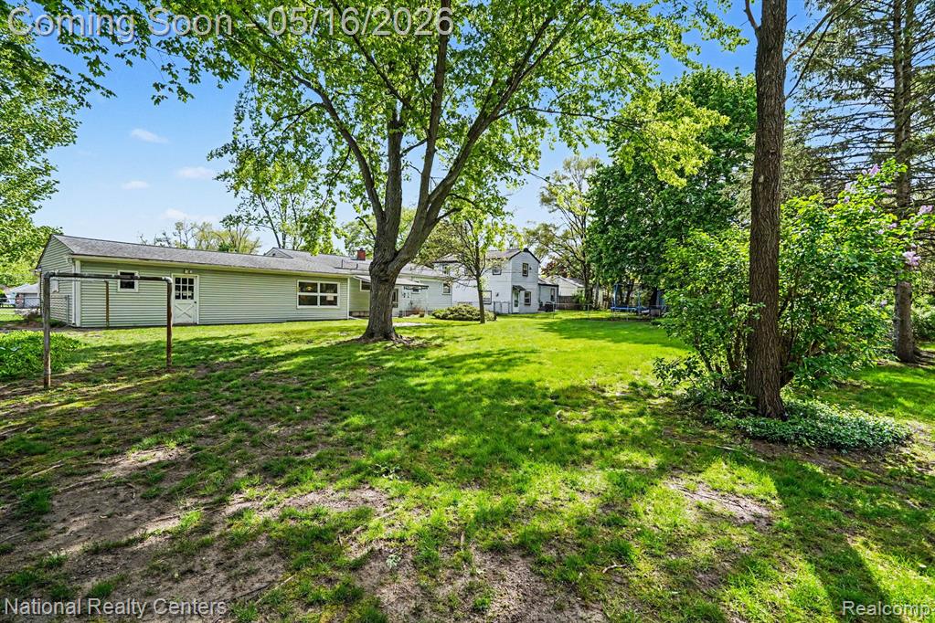 5850 Eldridge Drive, Waterford, MI 48327 — Photo 24