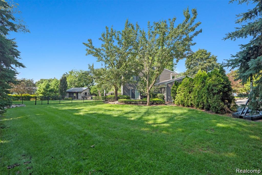 5365 Van Ness Court, Bloomfield Hills, MI 48302 — Photo 6