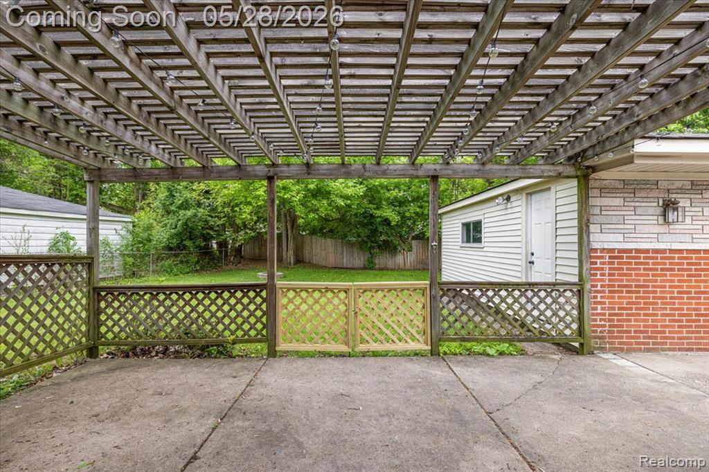 23015 Tuck Road, Farmington, MI 48336 — Photo 42