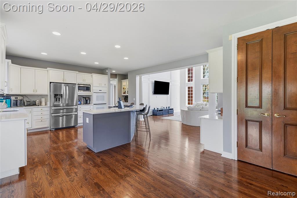 1920 Vinsetta Court, Rochester, MI 48306 — Photo 13