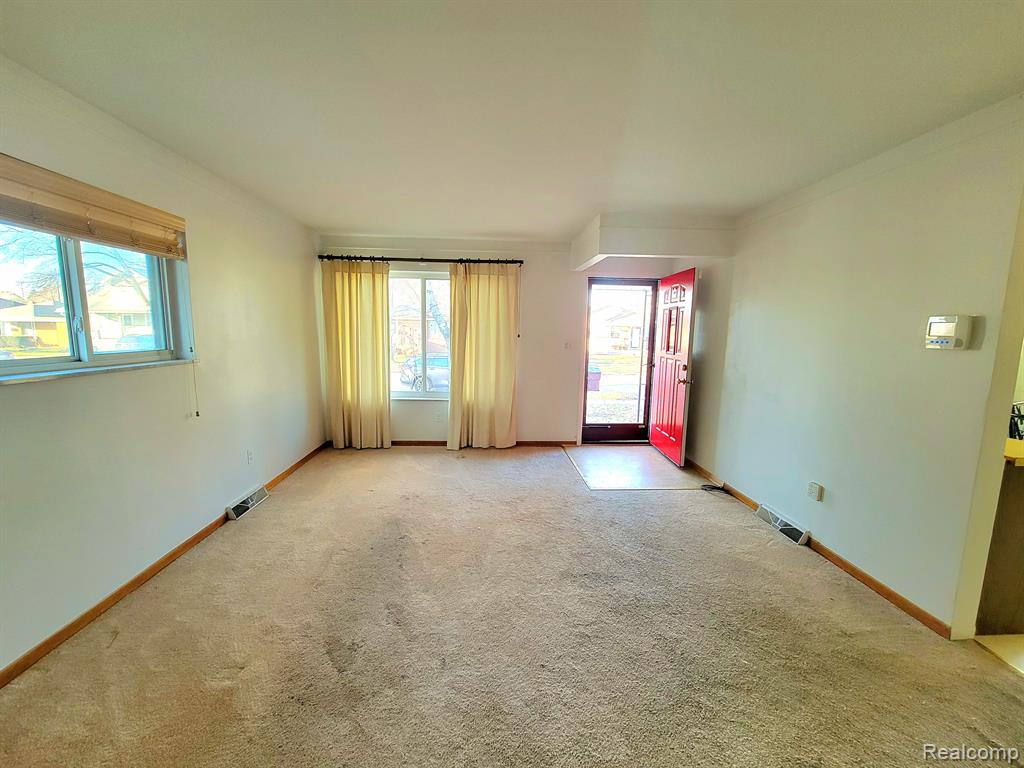 7290 WIEGAND, Center Line, MI 48015 — Photo 5