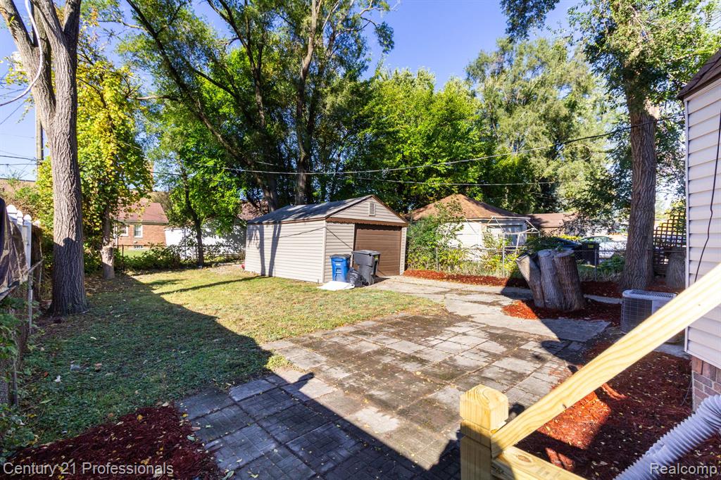 9357 Piedmont Street, Detroit, MI 48228 — Photo 38