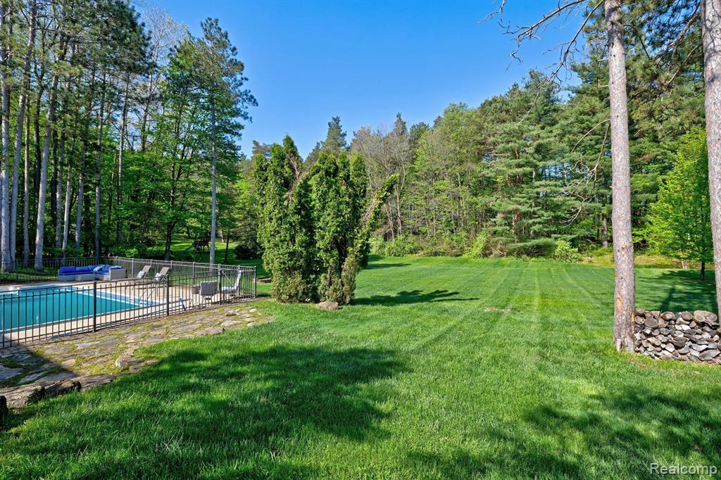 900 ROLLING PINES Drive, Ortonville, MI 48462 — Photo 66