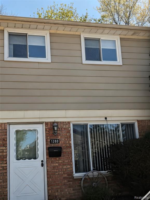 1390 Laurel Valley Drive, Waterford, MI 48327 — Photo 3