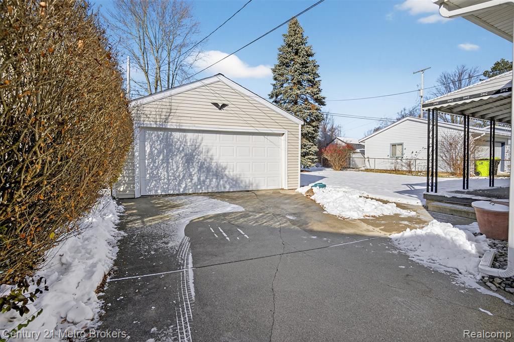 5328 Don Shenk Drive, Swartz Creek, MI 48473 — Photo 40