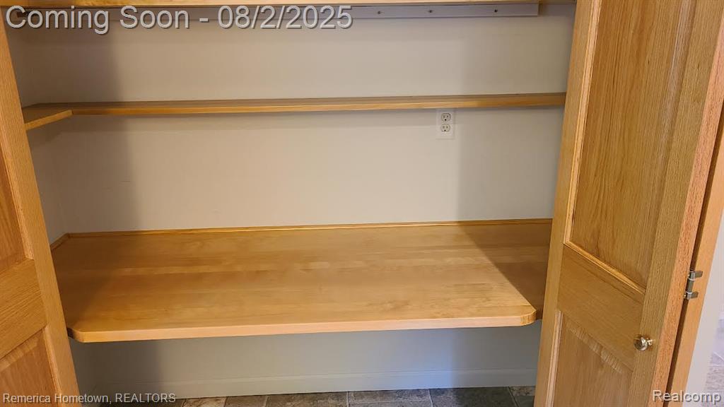 8736 Ringwood Drive, Commerce Twp, MI 48382 — Photo 10