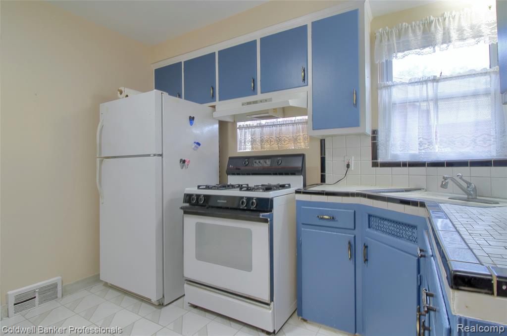 4023 Seymour Street, Dearborn, MI 48126 — Photo 11