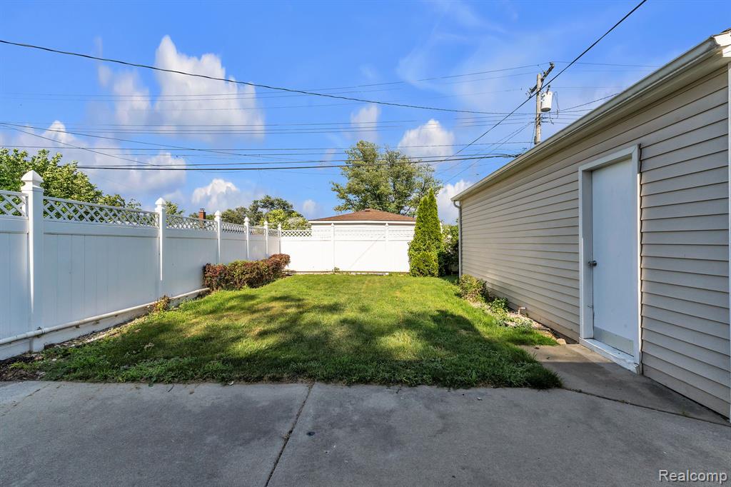 4197 Monroe Street, Dearborn Heights, MI 48125 — Photo 37