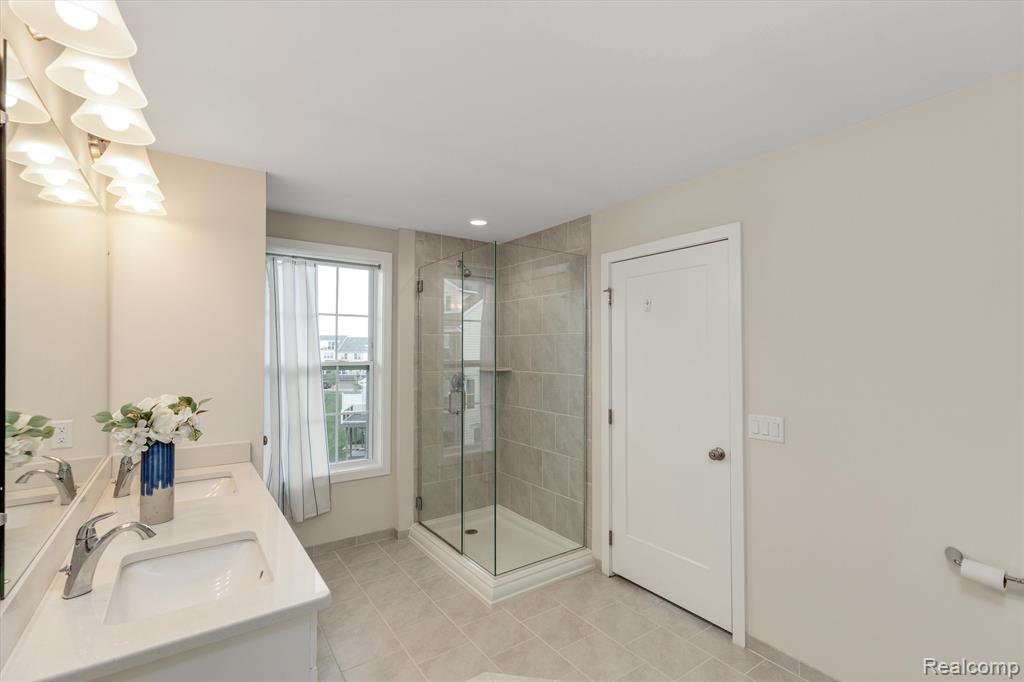 2846 RIDINGTON Road, Ann Arbor, MI 48105 — Photo 22