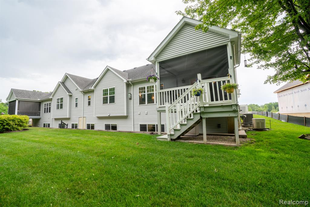 5653 Trail Side Lane, 9, Whitmore Lake, MI 48189 — Photo 38
