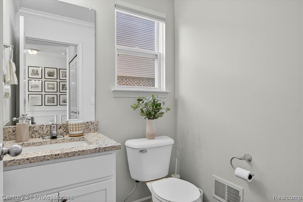8871 Dover Court, Livonia, MI 48150 — Photo 9