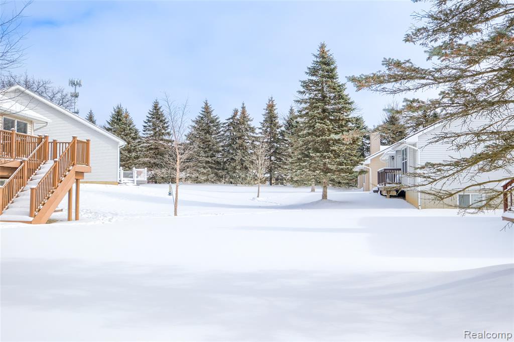 4503 Cross Creek Boulevard, Burton, MI 48509 — Photo 4