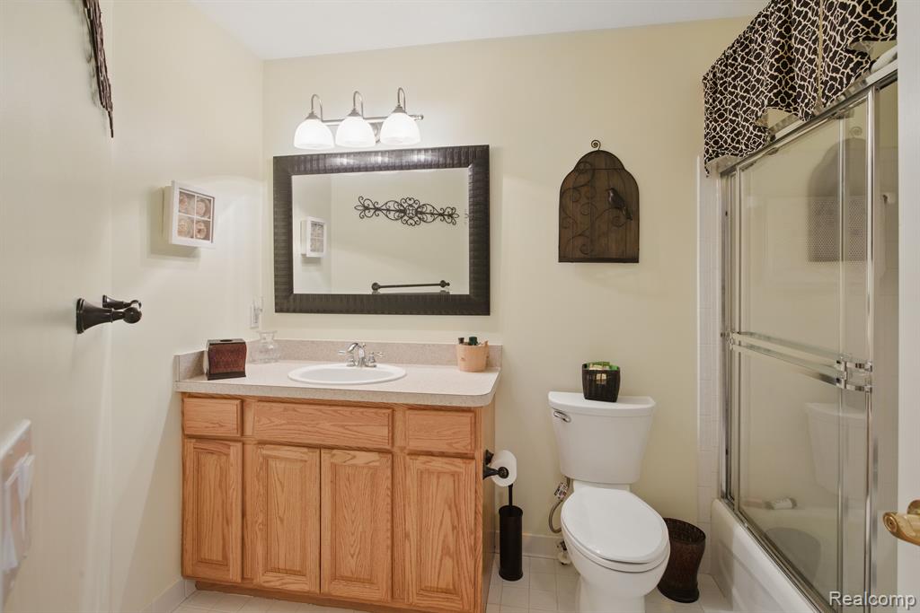 5496 GREENWAY Drive, 48, Trenton, MI 48183 — Photo 27