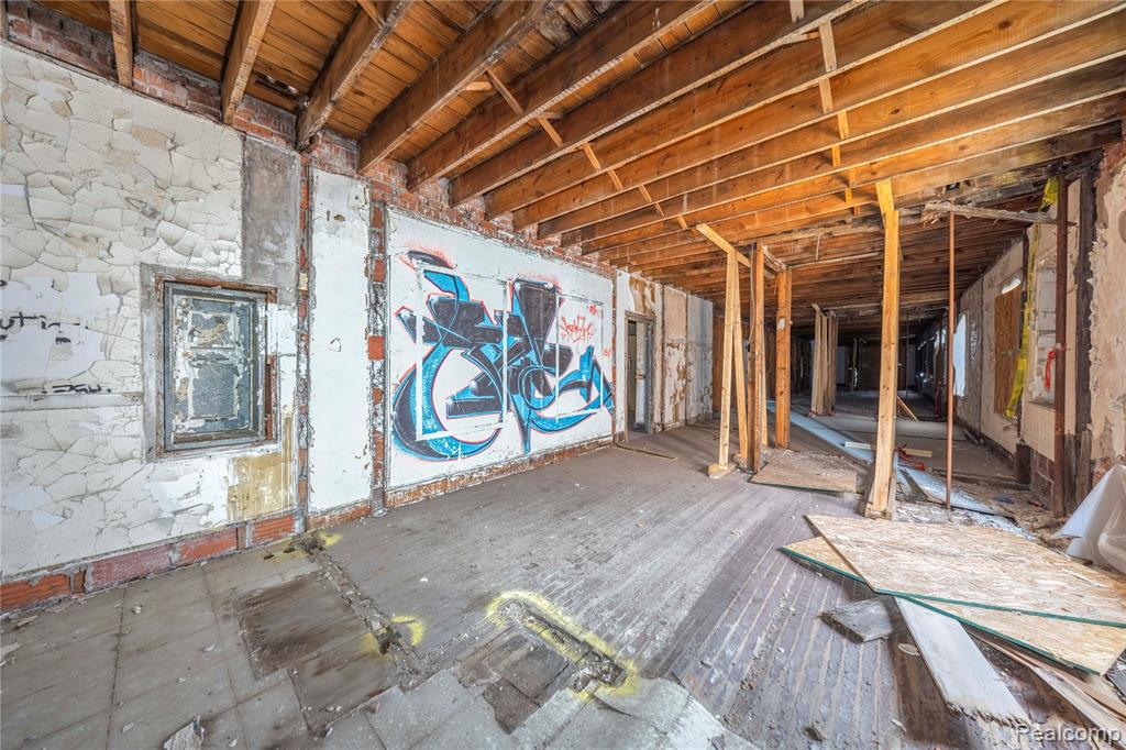69 Seward Street, Detroit, MI 48202 — Photo 18