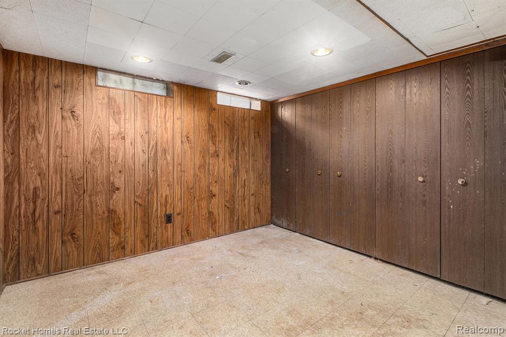 915 Englewood Avenue, Royal Oak, MI 48073 — Photo 24