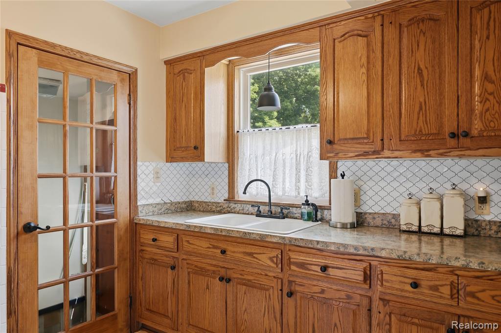 19029 Florian Street, Roseville, MI 48066 — Photo 11