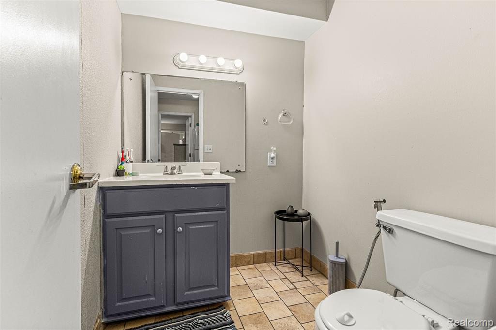 6429 N Beech Daly Road, Dearborn Heights, MI 48127 — Photo 15