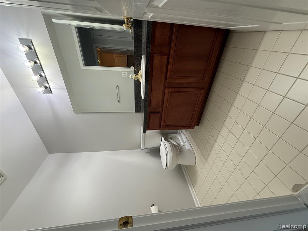 6063 Pine Cone Drive, Grand Blanc, MI 48439 — Photo 15