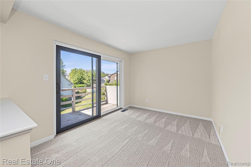 6027 Pebble Lane Court, West Bloomfield, MI — Photo 32