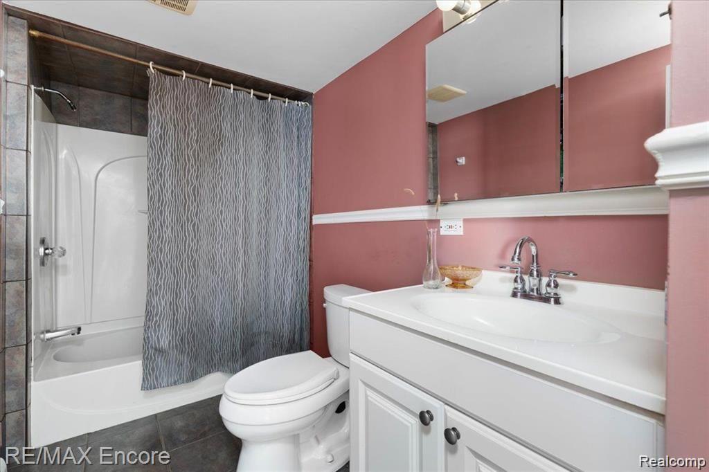 662 LAWSON Drive, Lake Orion, MI 48362 — Photo 27