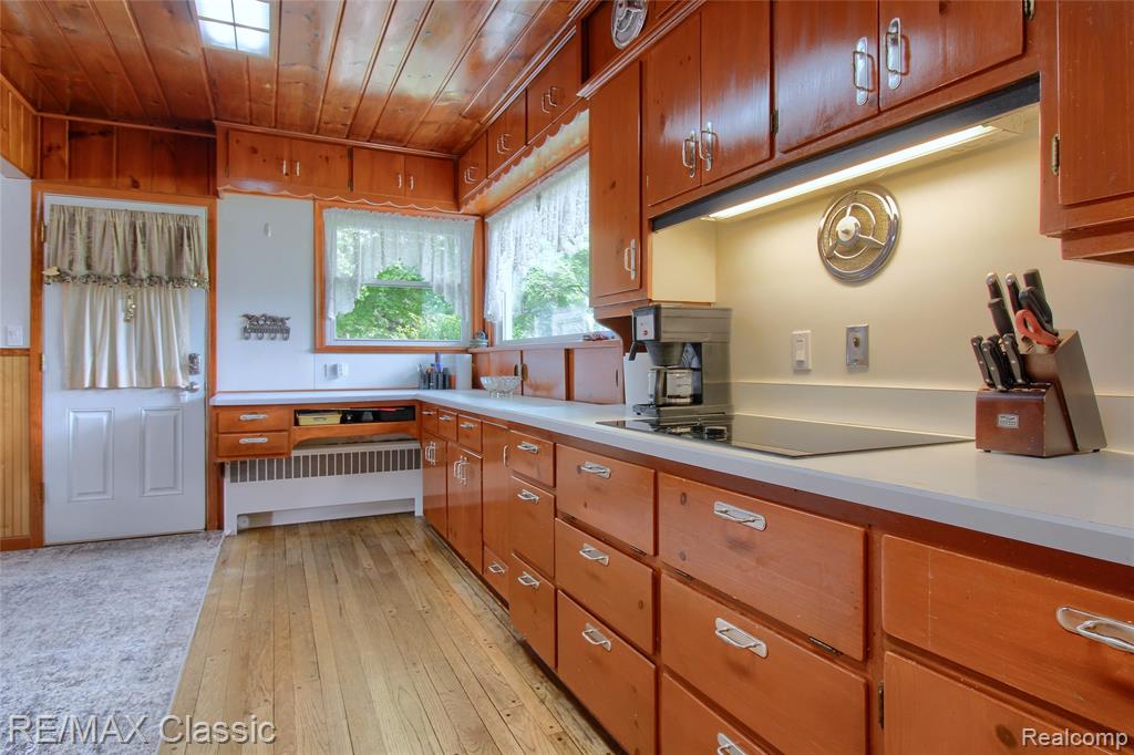 10268 7 Mile Road, Northville, MI 48167 — Photo 9