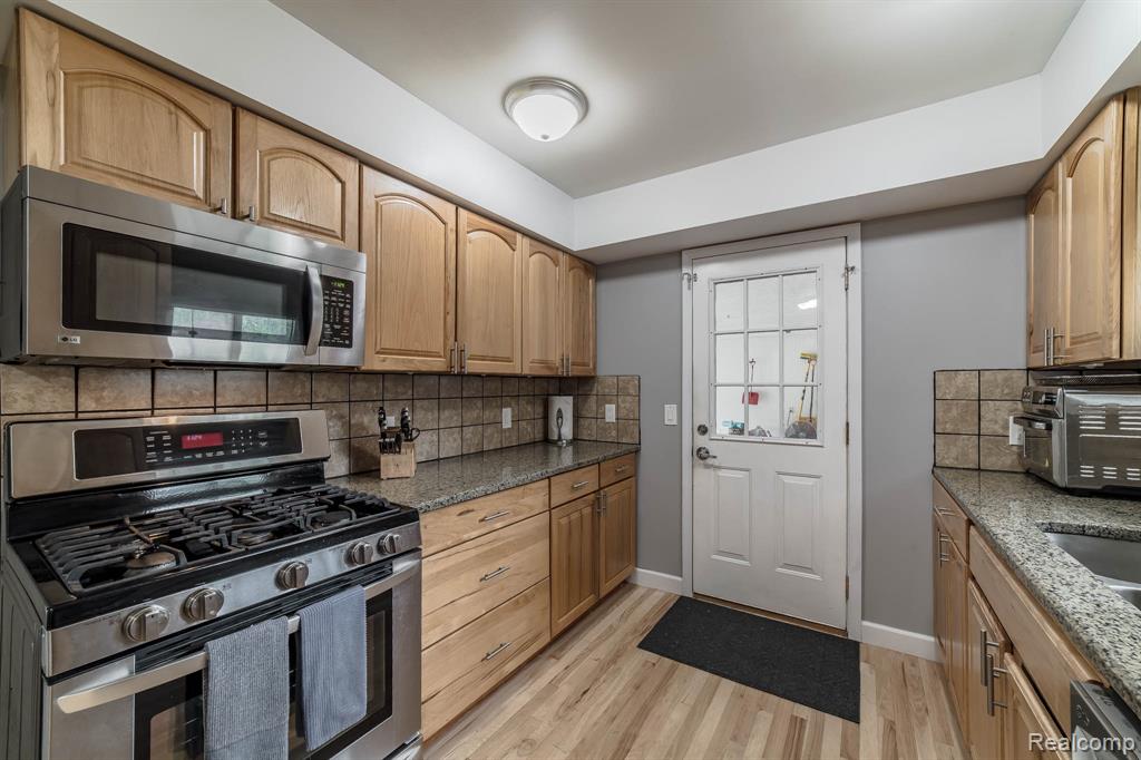 46555 Dequindre Road, Rochester Hills, MI 48307 — Photo 23