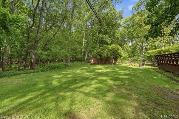 6884 Aeroview Street, West Bloomfield, MI 48324 — Photo 36