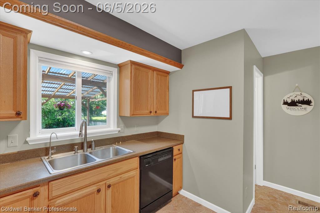 6076 Wild Turkey Road, Grand Blanc, MI 48439 — Photo 15