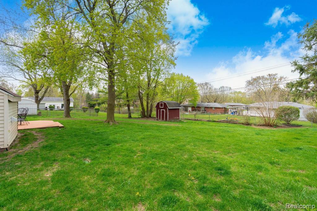 779 JOYCEIL Drive, Waterford, MI 48328 — Photo 6