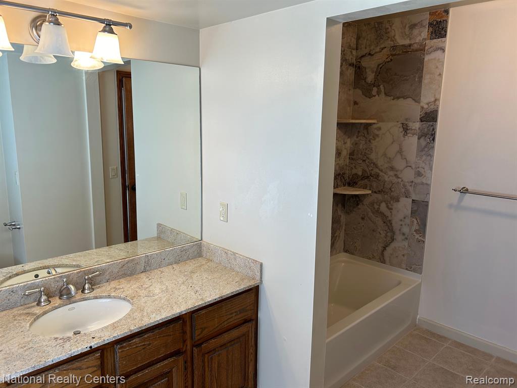 6572 RIDGEVIEW Drive, Clarkston, MI — Photo 19