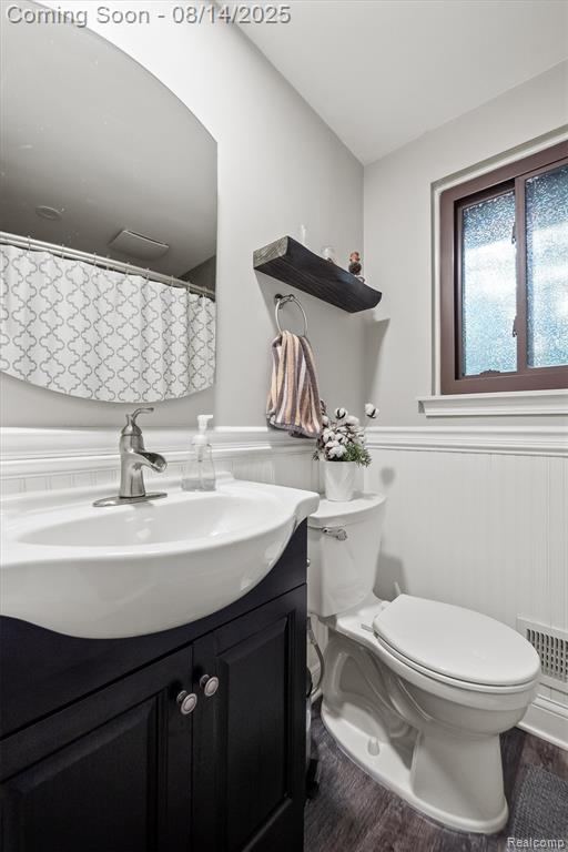 541 Lake Forest Road, Rochester Hills, MI 48309 — Photo 14
