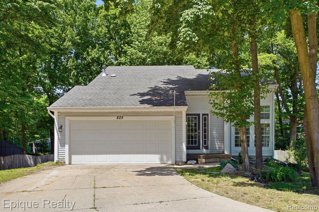 825 Summer Creek Court SE, Grand Rapids, MI 49508 — Photo 2