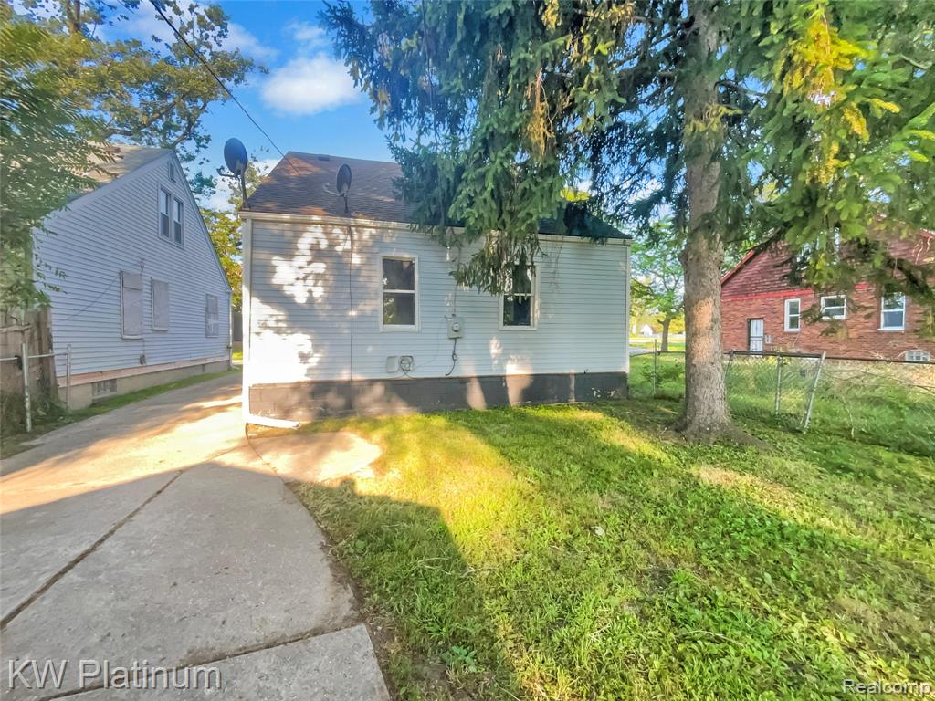 15836 Patton Street, Detroit, MI 48223 — Photo 16