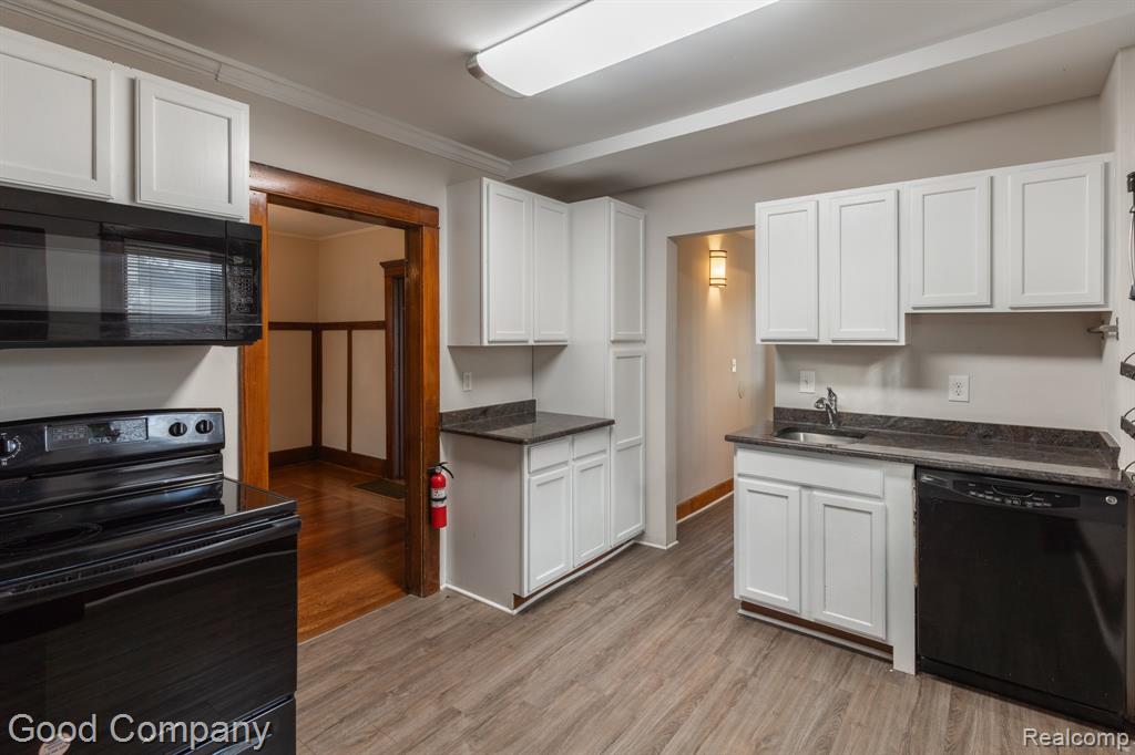 909 S Center Street, Royal Oak, MI 48067 — Photo 12