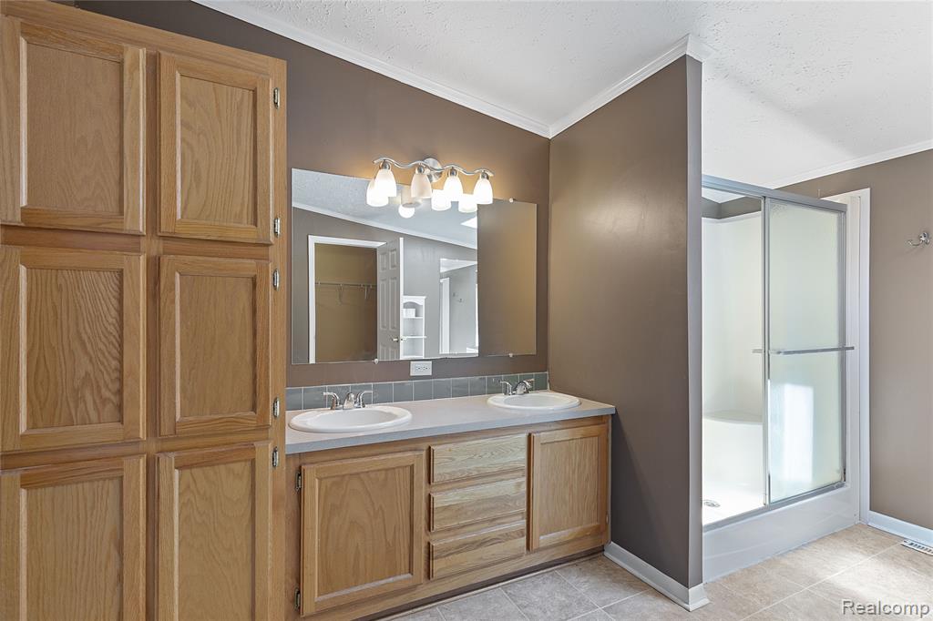 4472 Wynnwood Drive, Howell, MI 48843 — Photo 24